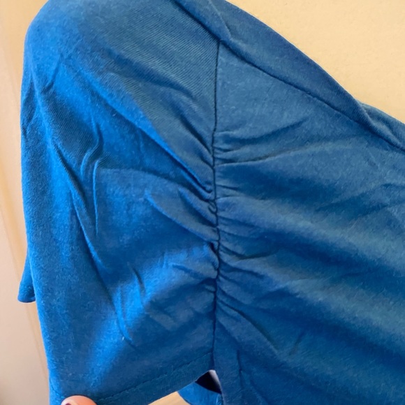 Blue Loft twist neck tee, cap sleeves - Picture 5 of 6